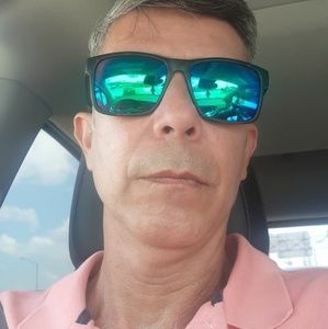 Meet your Posher, Manuel